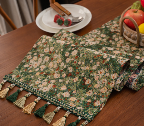 LESEE® Green pastoral flower tassel table runner - Image 3